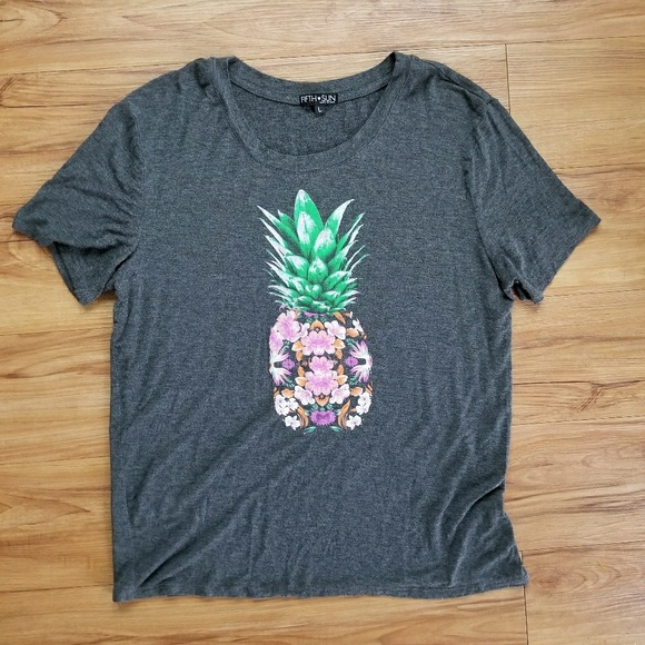 Fifth Sun Tops - 🌿4/$20 Fifth Sun Pineapple Graphic Tee